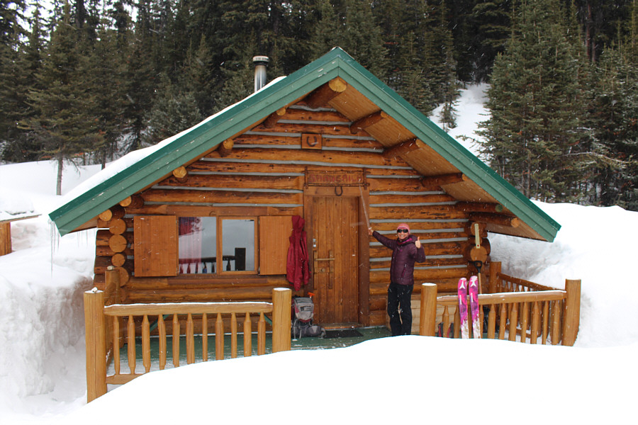 Zosia is using an icicle as a pointer!