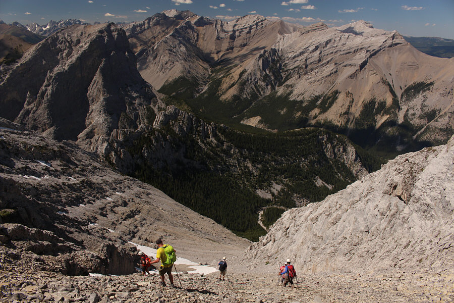 Not great to descend this with such a large group!