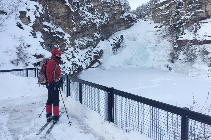 Zosia looks kinda frozen herself!