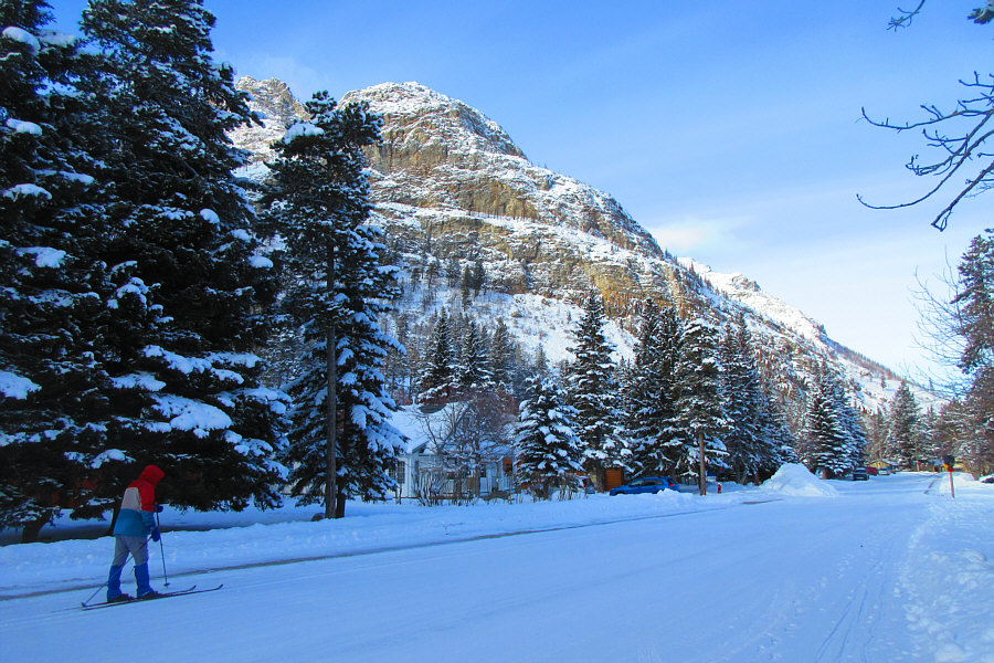 Hmmm...they plow their sidewalks better than the roads!