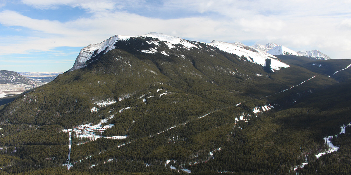 Sadly, winter ascents of Pigeon Mountain are no longer allowed.