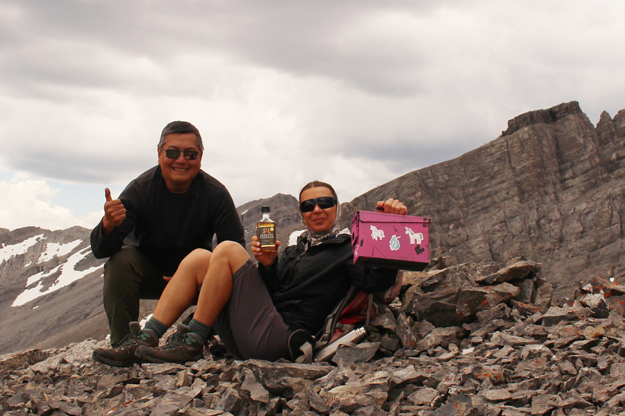 Lotsa booze left here...come get it!