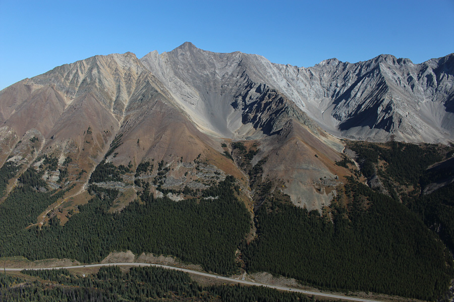 Amazingly bone-dry in October 2022 compared to the snowy conditions I had when I ascended in September 2004.