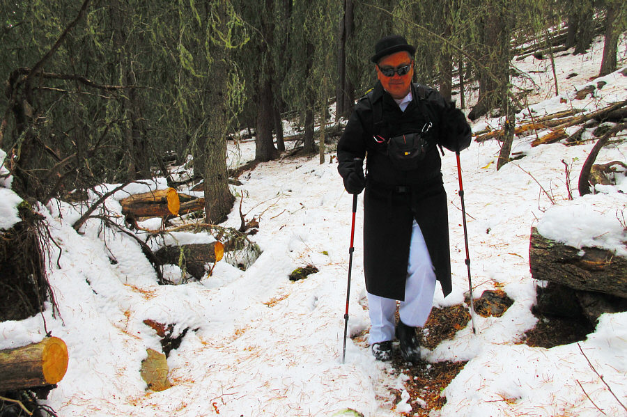 Apparently Zosia's mom thought I looked like a priest!