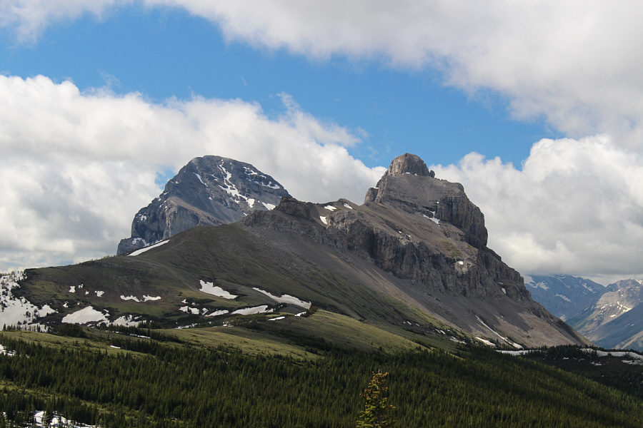 If you look closely, you can even see the scramblers' trail on Crowsnest Mountain!