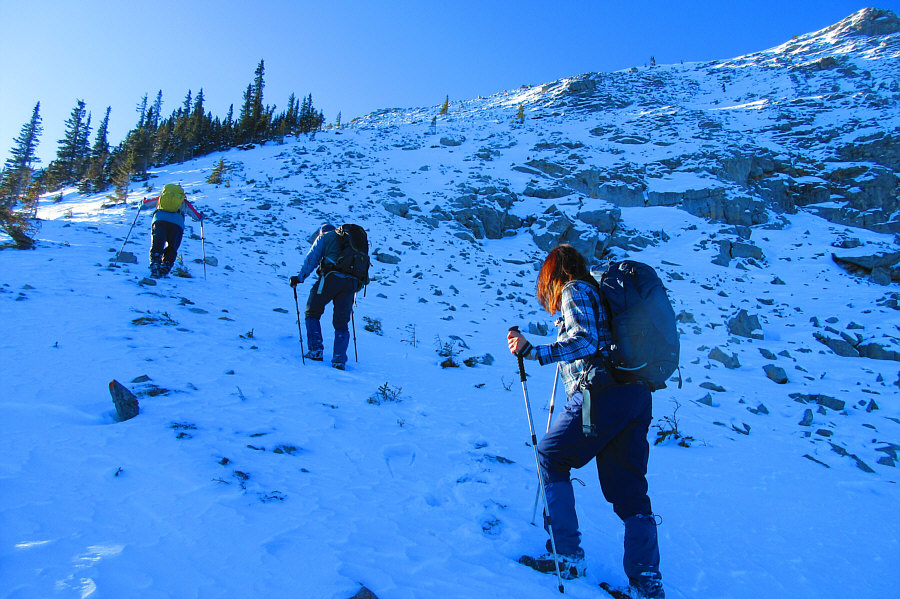 Sticking close to the trees is best since the rocks here are friggin' loose!