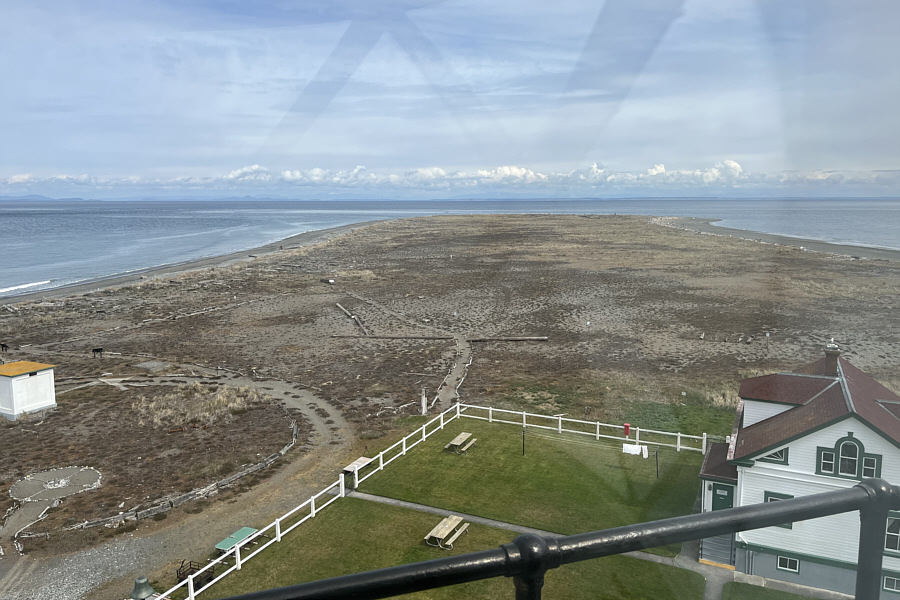 The house includes Wi-Fi and a ping-pong/pool table!