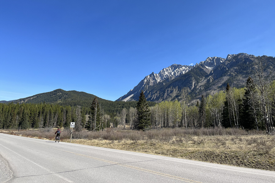 Slow down to 50 kph here!