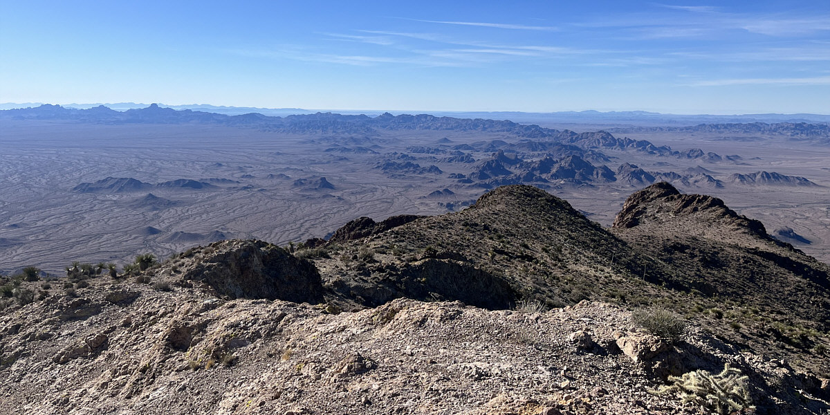 Some of the mountains on the distant horizon are likely in Mexico.
