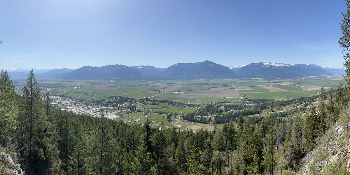 I think I can see the Tim Horton's where we had lunch!