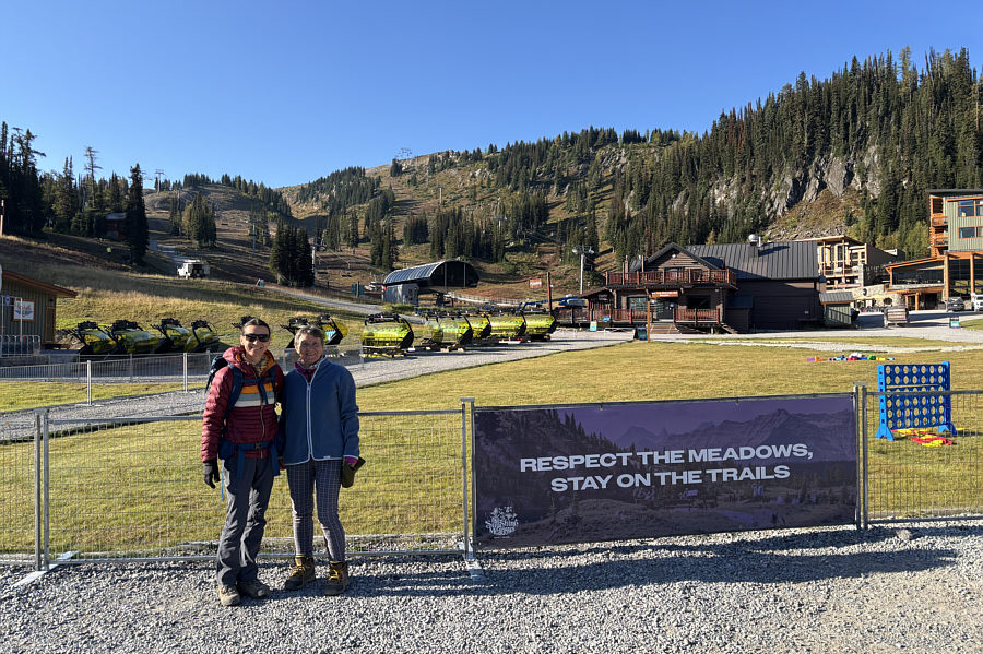 The sign is rather ironic given the amount of detritus that is usually associated with ski resorts.