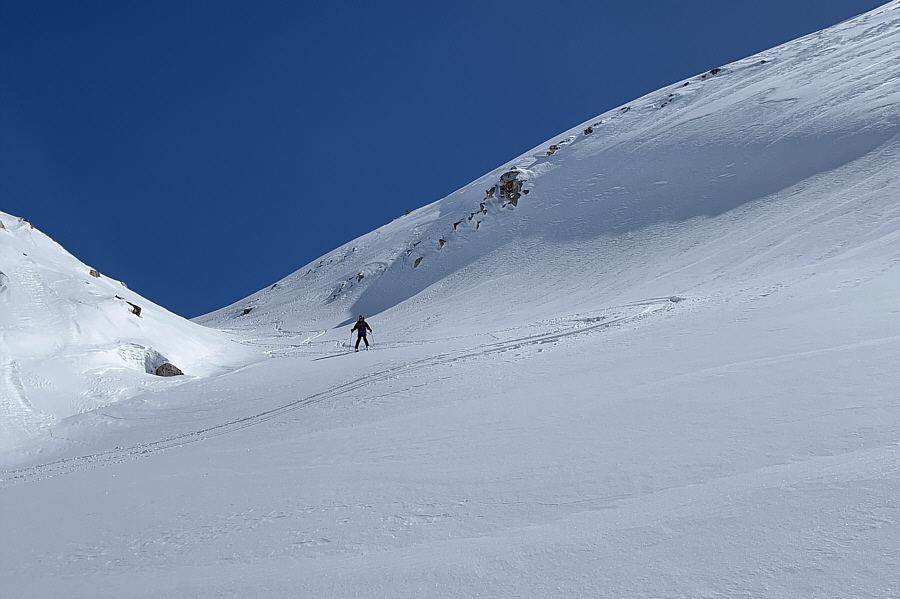 Not a place to linger when avi hazard is high!