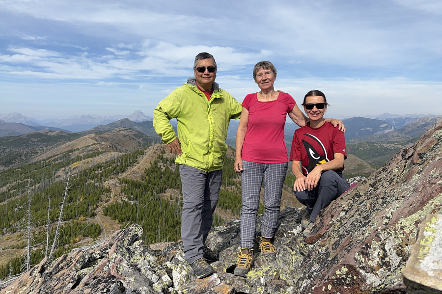 This might be the most rugged off-trail hike that Teresa has done!