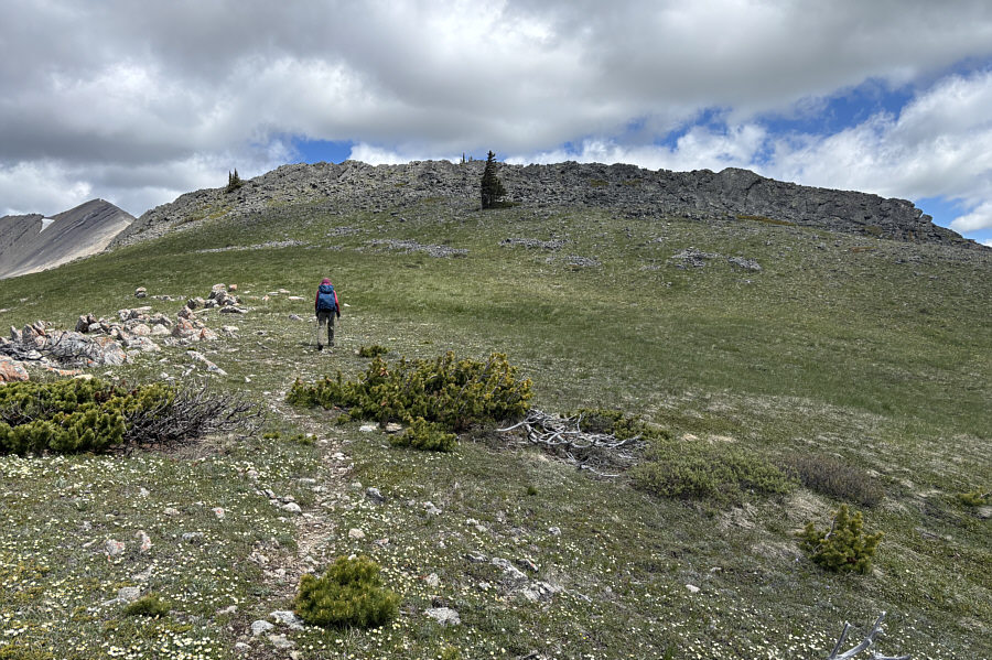 Look for a big cairn ahead!